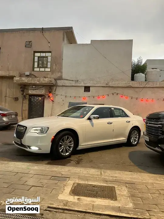 Chrysler 300 2017 photo 2