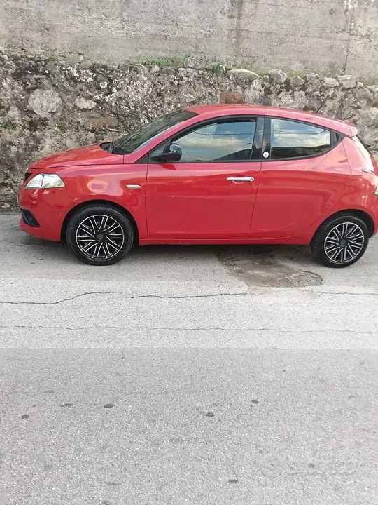 Lancia Ypsilon 2018 photo 3