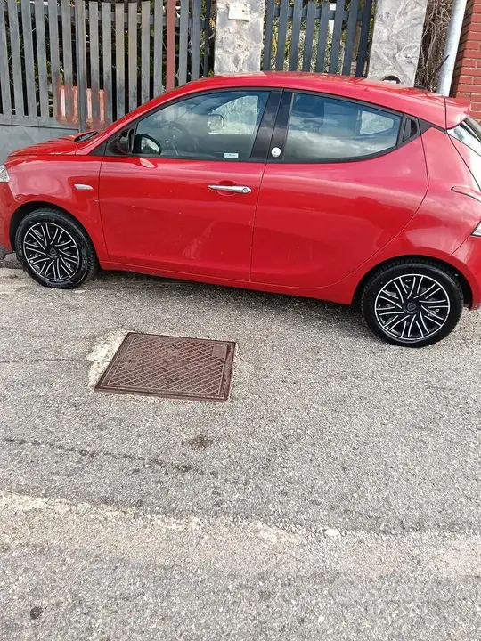 Lancia Ypsilon 2018 photo 2