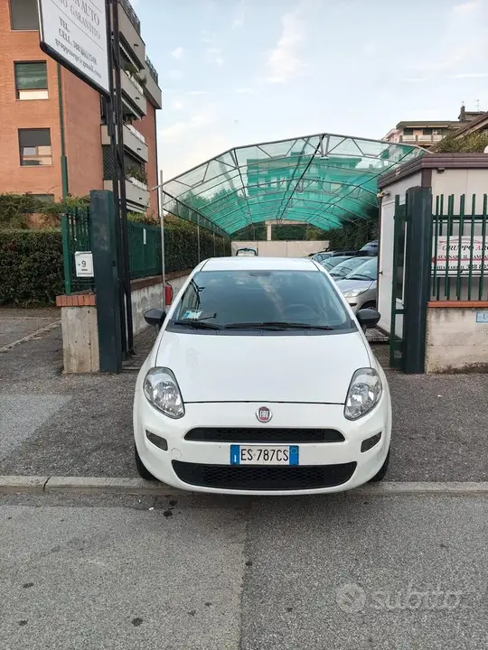 Fiat Punto 2013 photo 2
