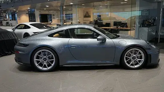 Porsche 911 2025 photo 4