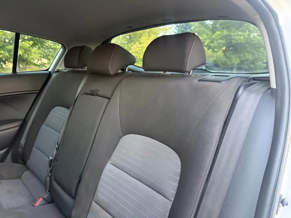 Kia Forte5 2015 photo 4