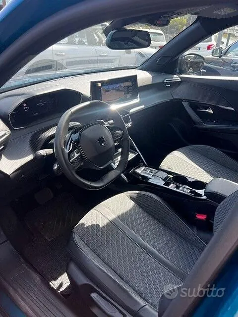 Peugeot 2008 2025 photo 3