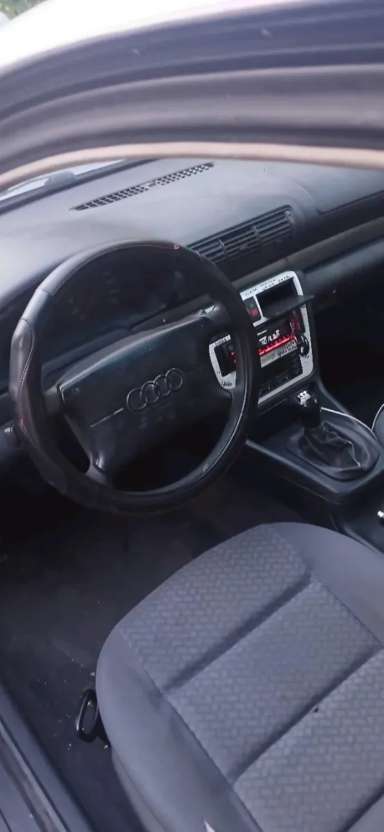 Audi A4 1996 photo 2