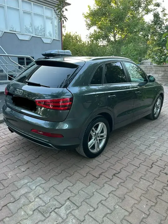 Audi Q3 2012 photo 3
