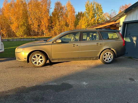 Volvo V70 2009 photo 3
