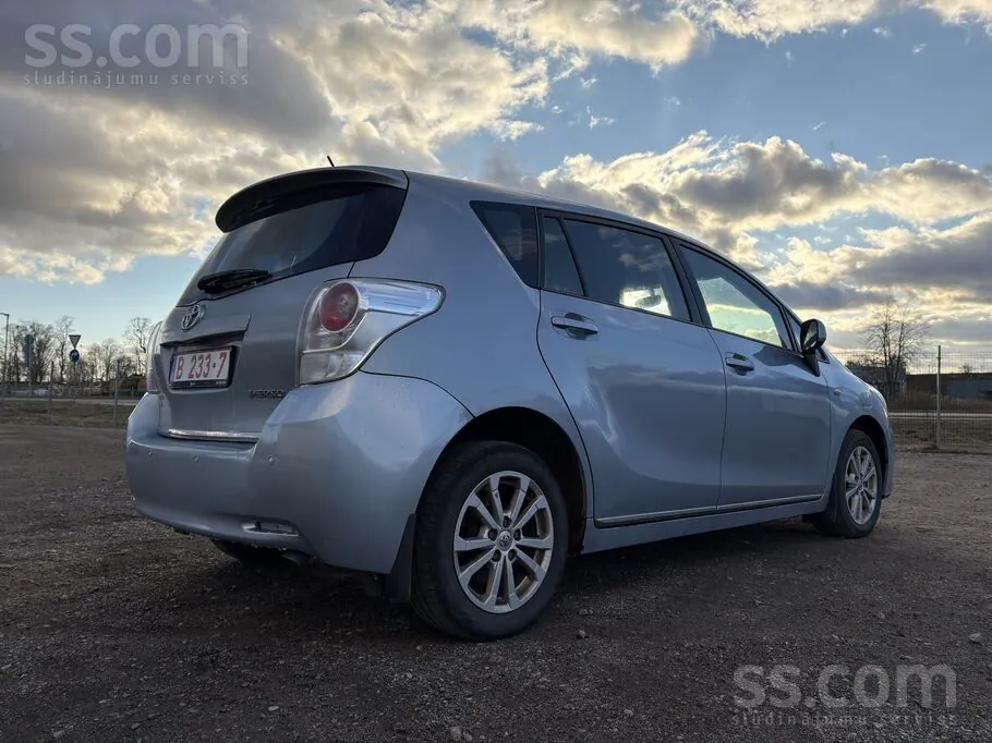 Toyota Verso 2012 photo 5