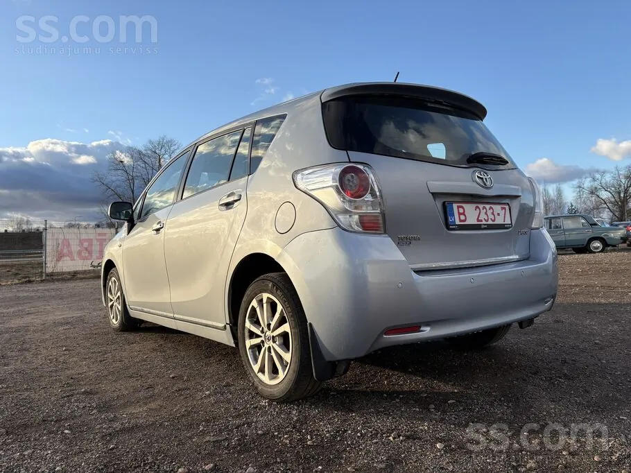 Toyota Verso 2012 photo 3