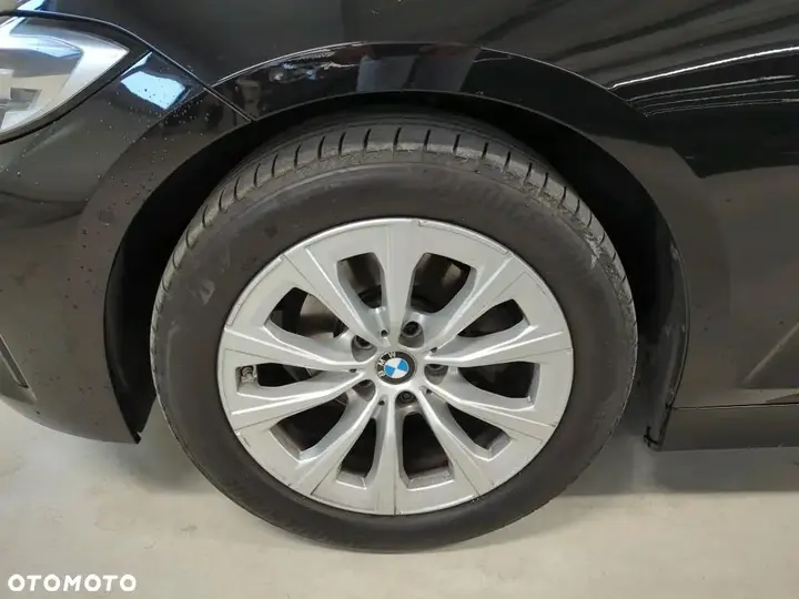 BMW 318I 2022 photo 5