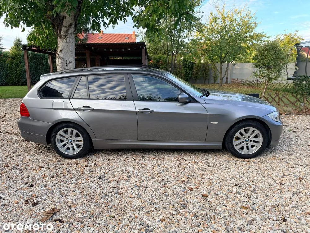 BMW Seria 3 2011 photo 4