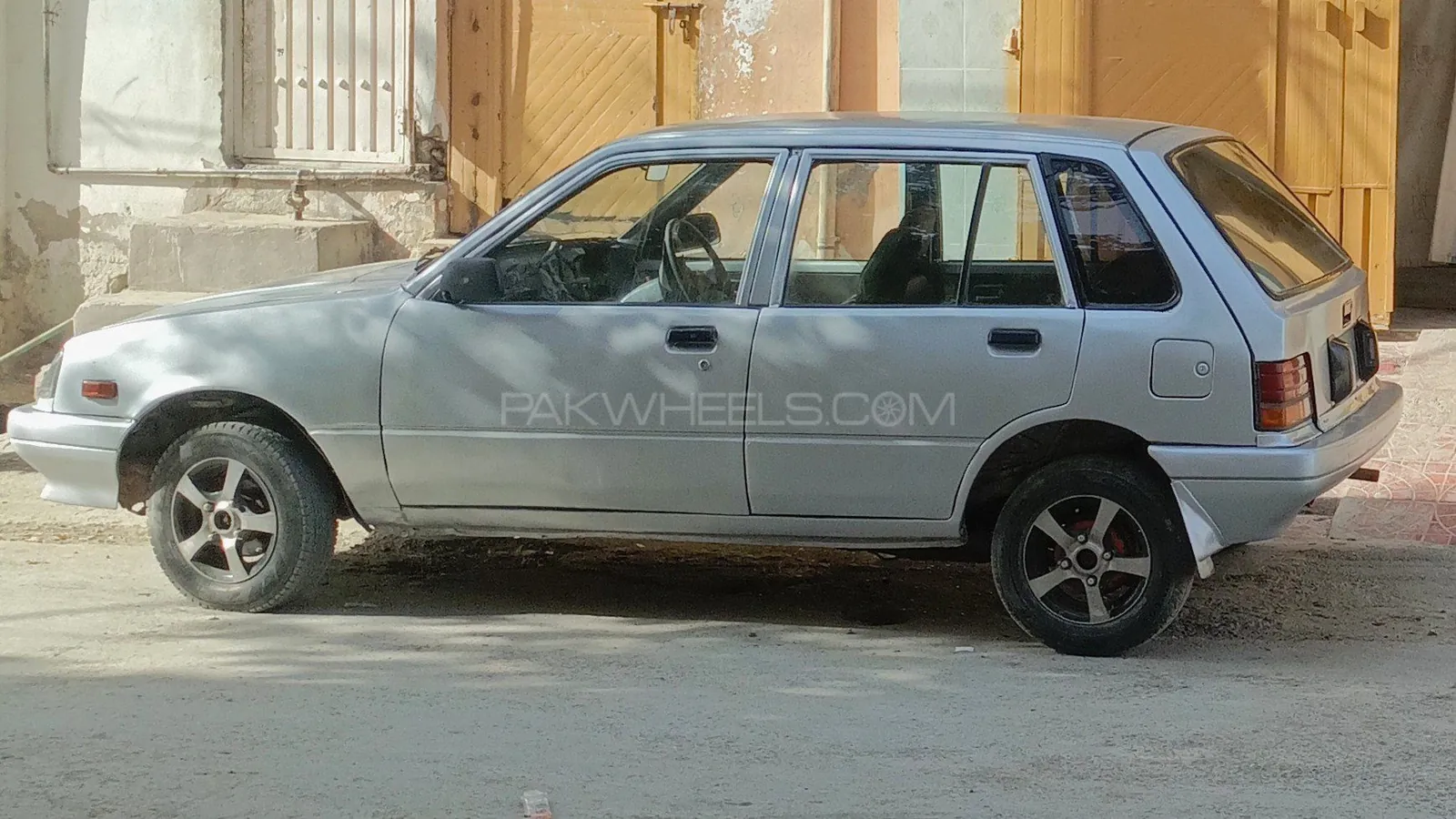 Suzuki Khyber