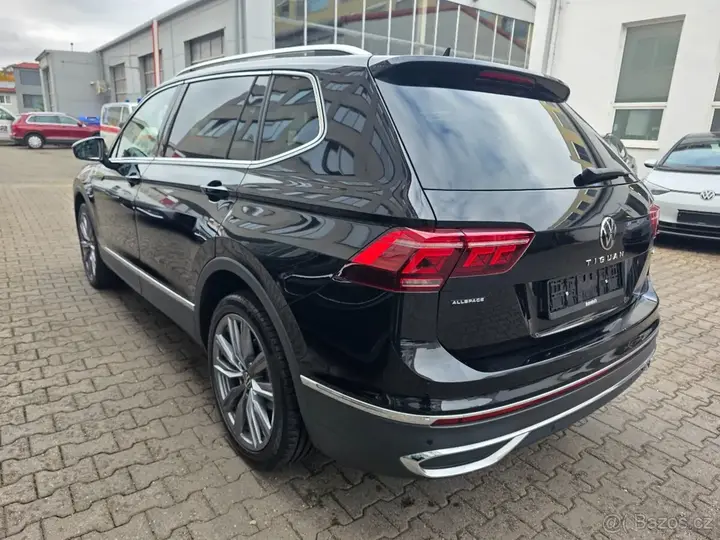 Volkswagen Tiguan Allspace 2023 photo 3