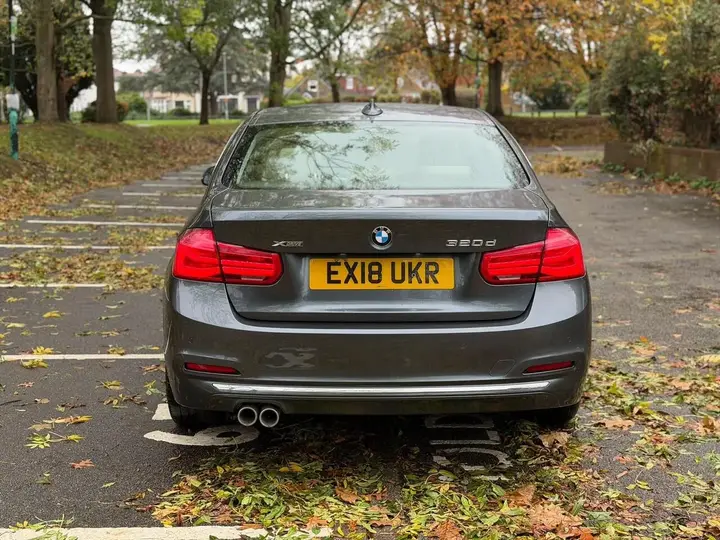 BMW 3 Series 2018 photo 5