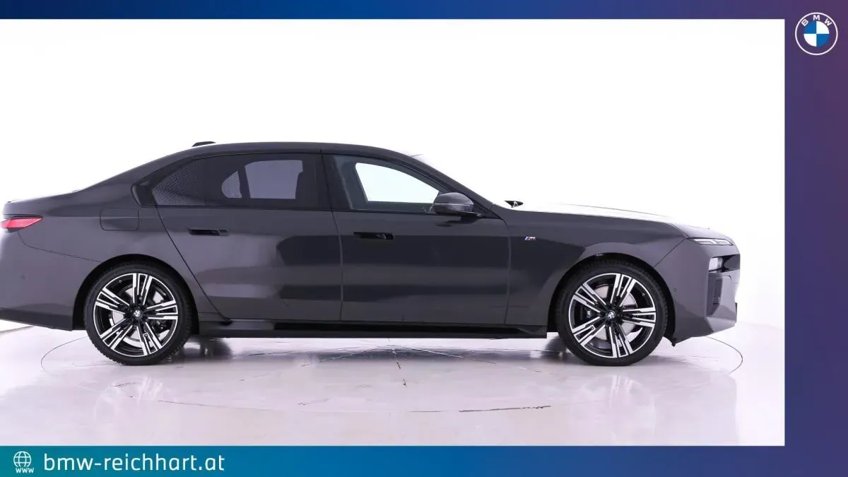 BMW 7 Series 2024 photo 2