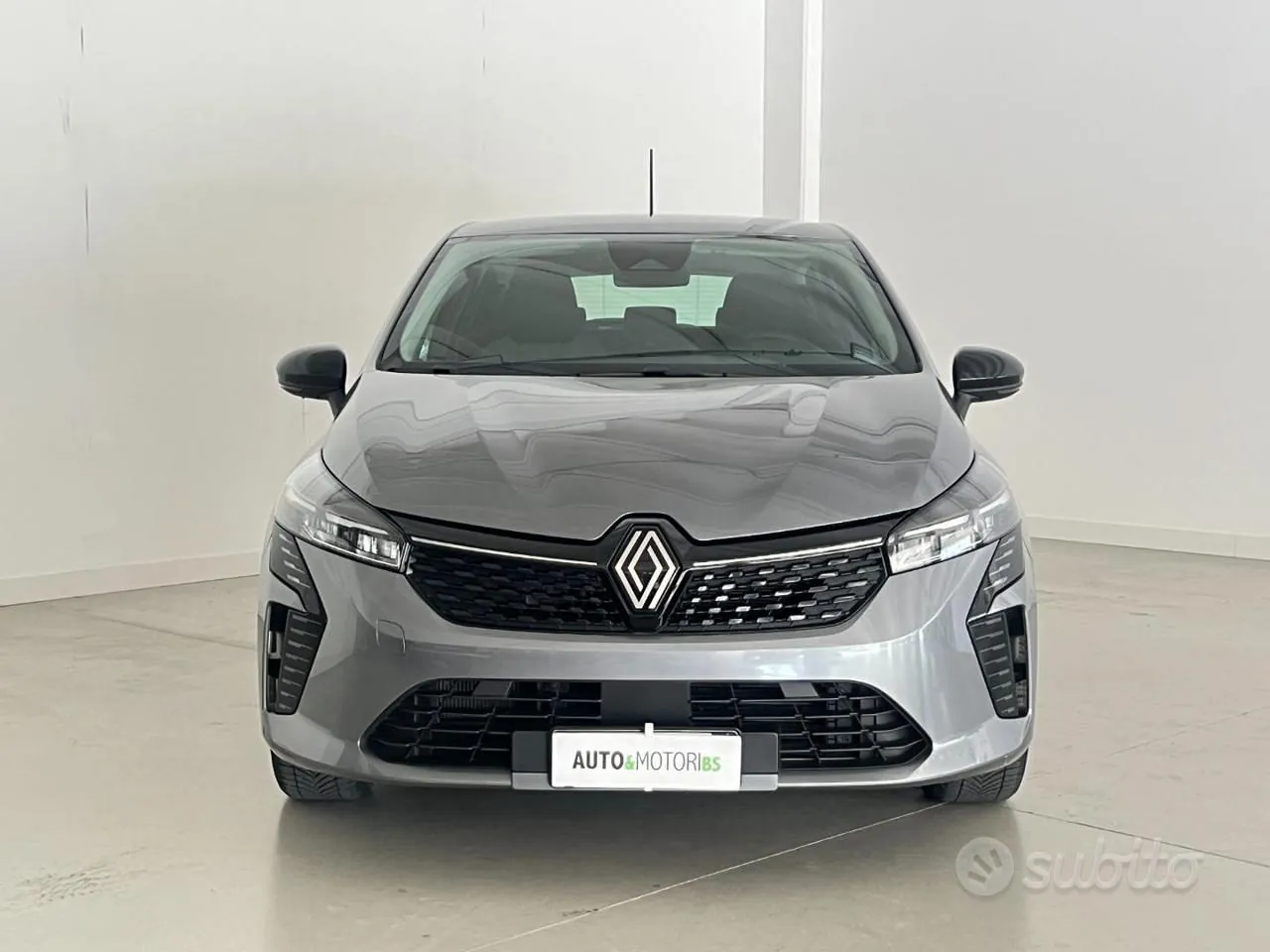 Renault Clio 2024 photo 2