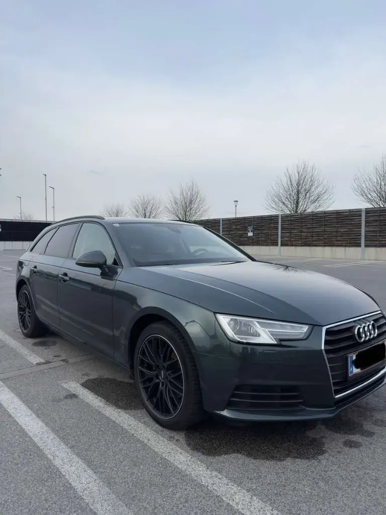 Audi A4 2017 photo 2