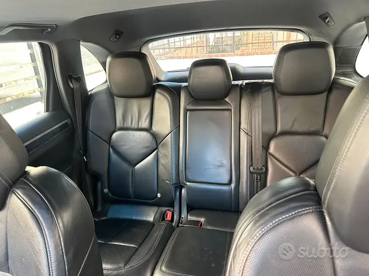 Porsche Cayenne 2010 photo 4