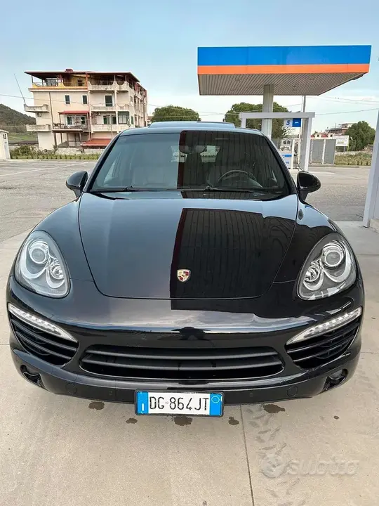 Porsche Cayenne 2010 photo 2