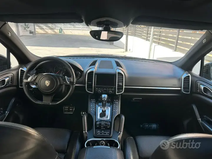 Porsche Cayenne 2010 photo 3