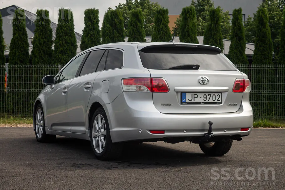 Toyota Avensis 2010 photo 4