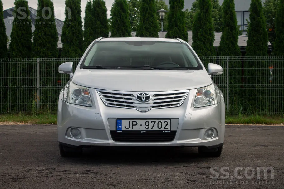 Toyota Avensis 2010 photo 2