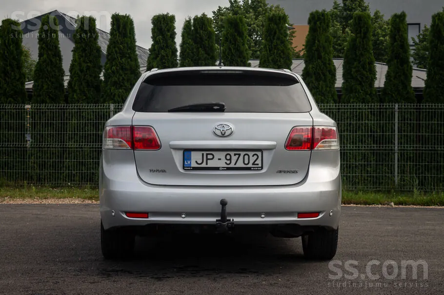 Toyota Avensis 2010 photo 5