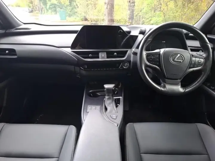 Lexus Ux 2023 photo 2