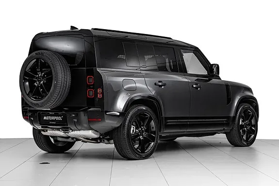 Land Rover Defender 110 2026 photo 2