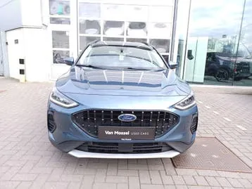Ford Focus 2024 photo 2