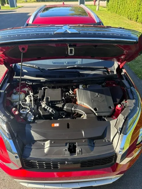 Mitsubishi Outlander 2024 photo 3