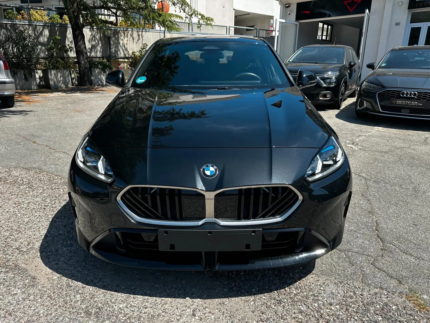 BMW 1 Series 2025 photo 2