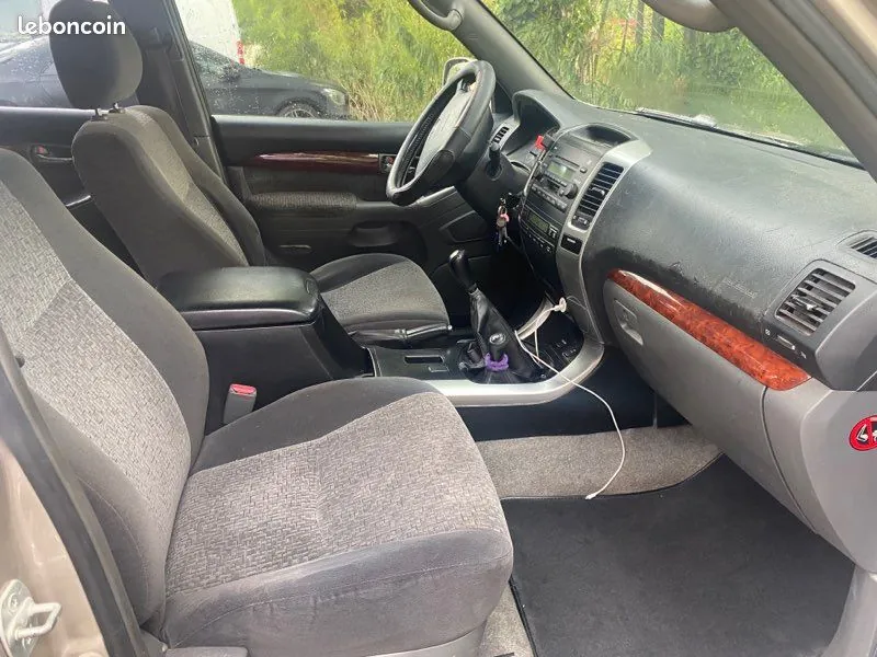 Toyota Land Cruiser 2005 photo 4