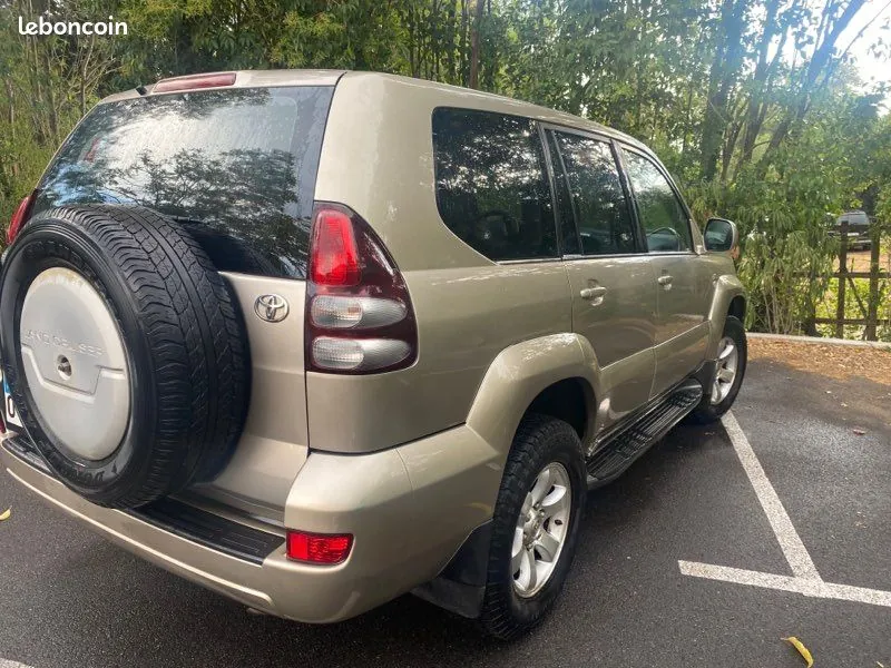 Toyota Land Cruiser 2005 photo 2