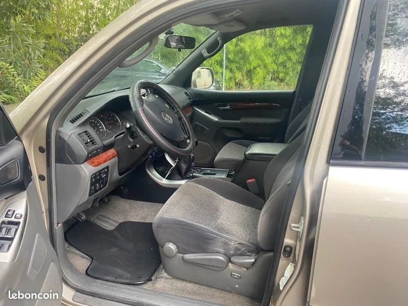 Toyota Land Cruiser 2005 photo 3