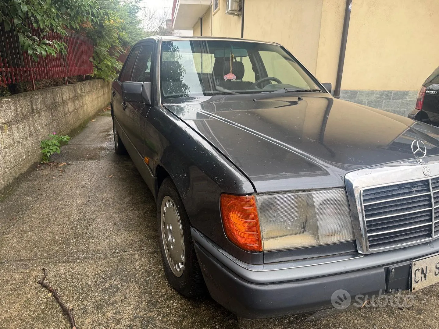 Mercedes-Benz E 200 Avantgarde 1995 photo 3