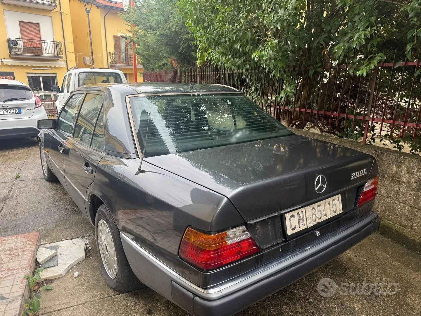 Mercedes-Benz E 200 Avantgarde 1995 photo 4