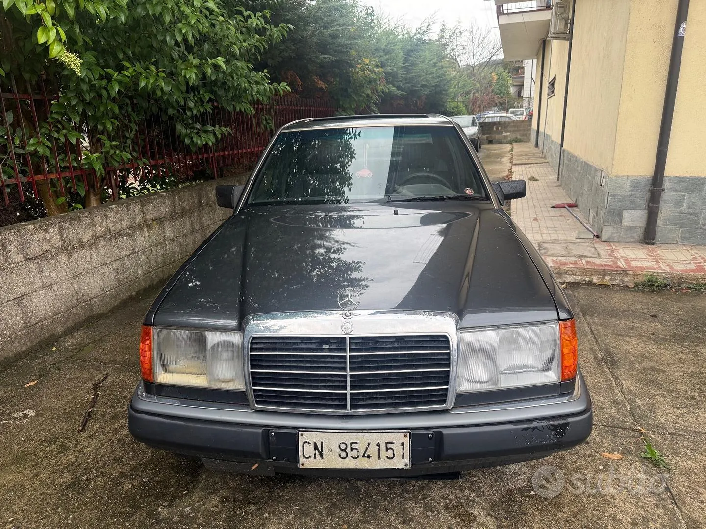 Mercedes-Benz E 200 Avantgarde 1995 photo 2