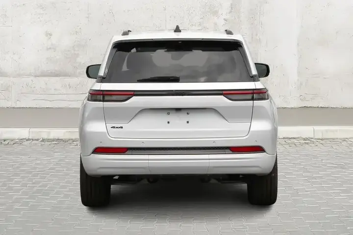 Jeep Grand Cherokee 2026 photo 5