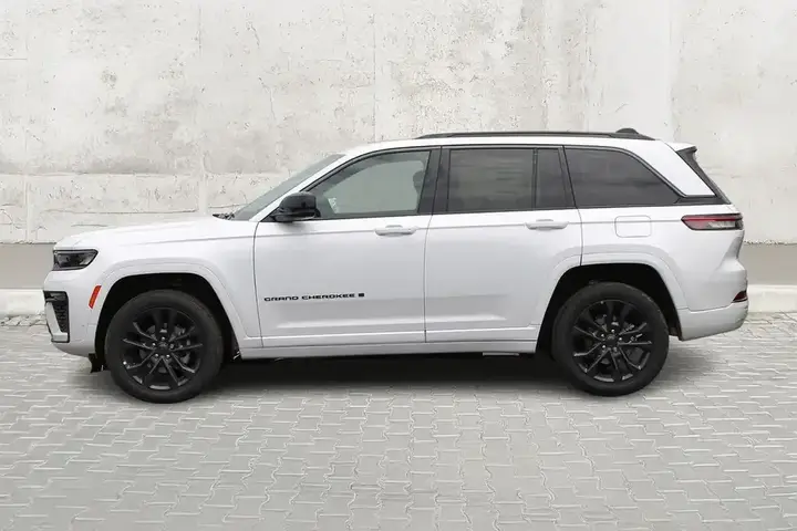 Jeep Grand Cherokee 2026 photo 3