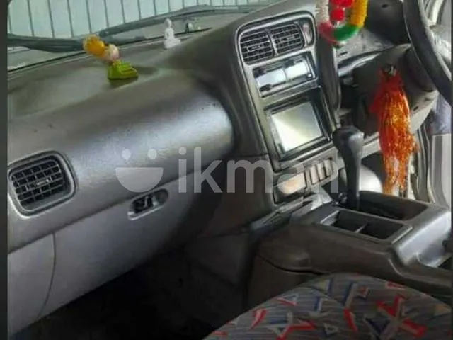 Nissan Serena 1994 photo 5