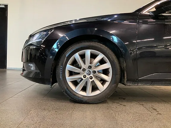 Skoda Superb 2019 photo 3