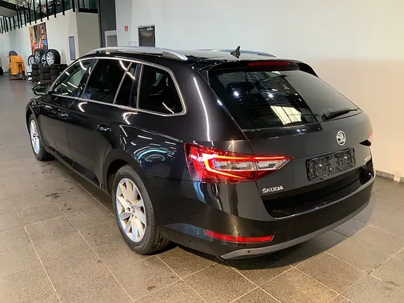 Skoda Superb 2019 photo 4