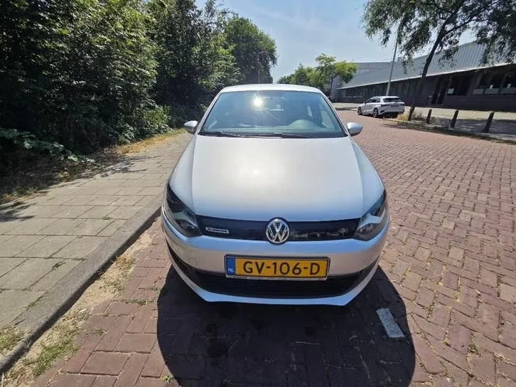 Volkswagen Polo 2015 photo 2