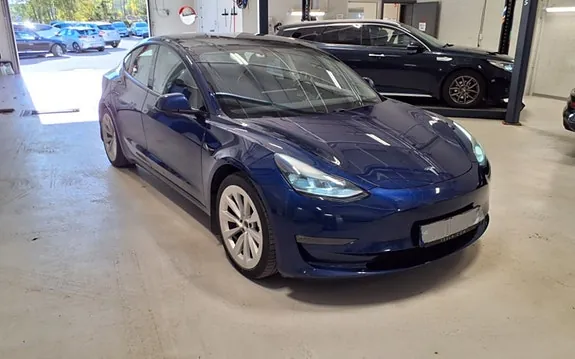 Tesla Model 3 2021 photo 2