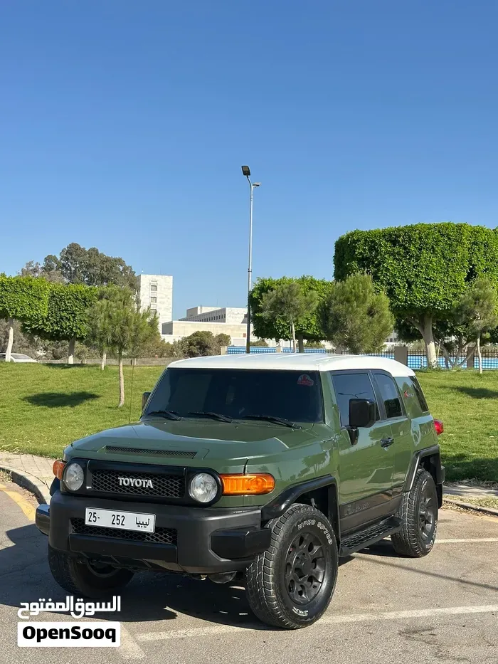 Toyota Fj 2013 photo 2
