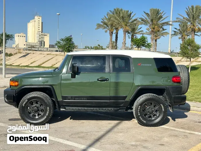Toyota Fj 2013 photo 4