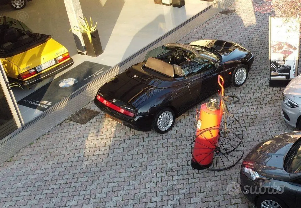 Alfa Romeo Spider 1997 photo 2