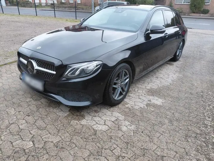 Mercedes-Benz E 220 D