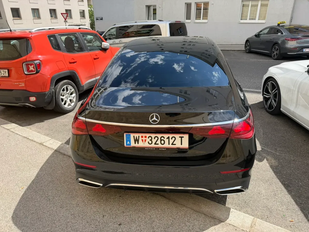 Mercedes-Benz E-Class 2023 photo 2