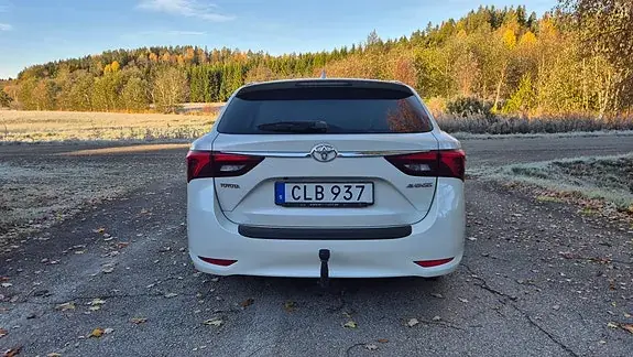 Toyota Avensis 2016 photo 4